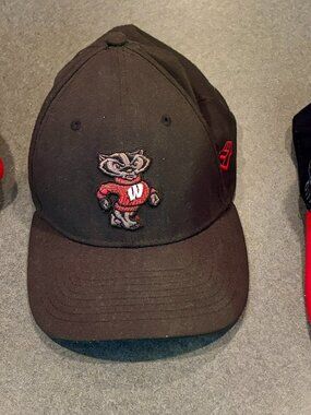 ~~Wisconsin Badgers Baseball Caps M/L - Set of 3..VGUC!!!!